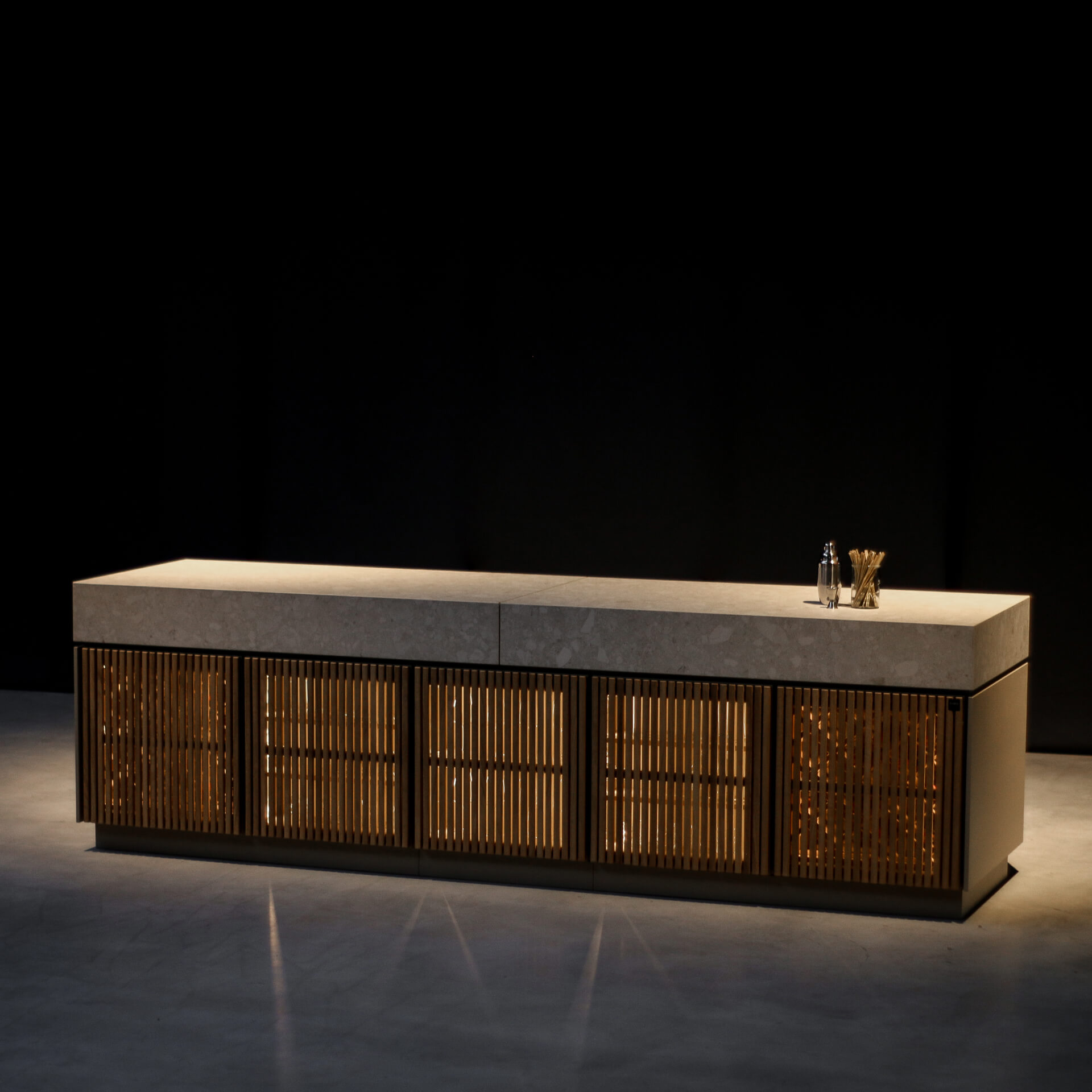 CUBIC BAR IN A CUPBOARD winerack