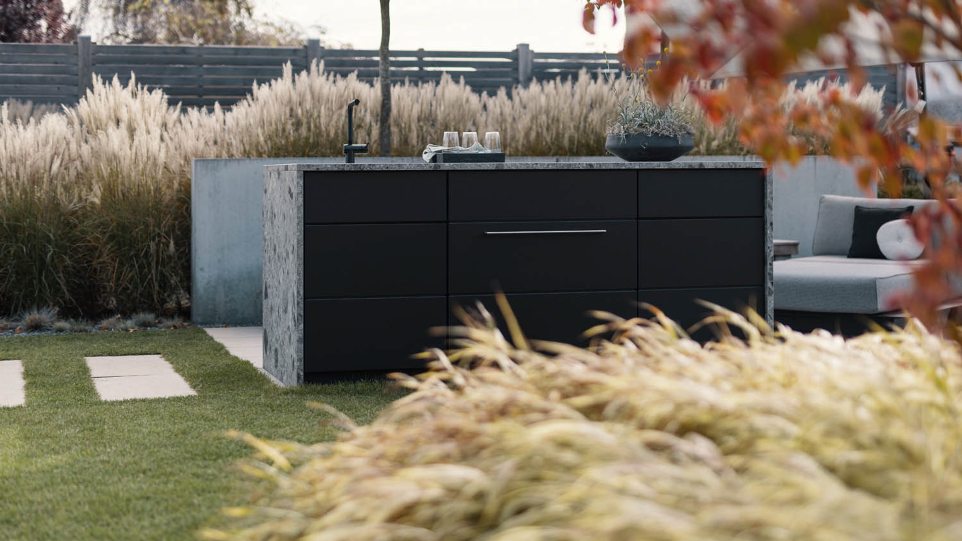 CUBIC outdoor living, outdoor kitchen dark anchor