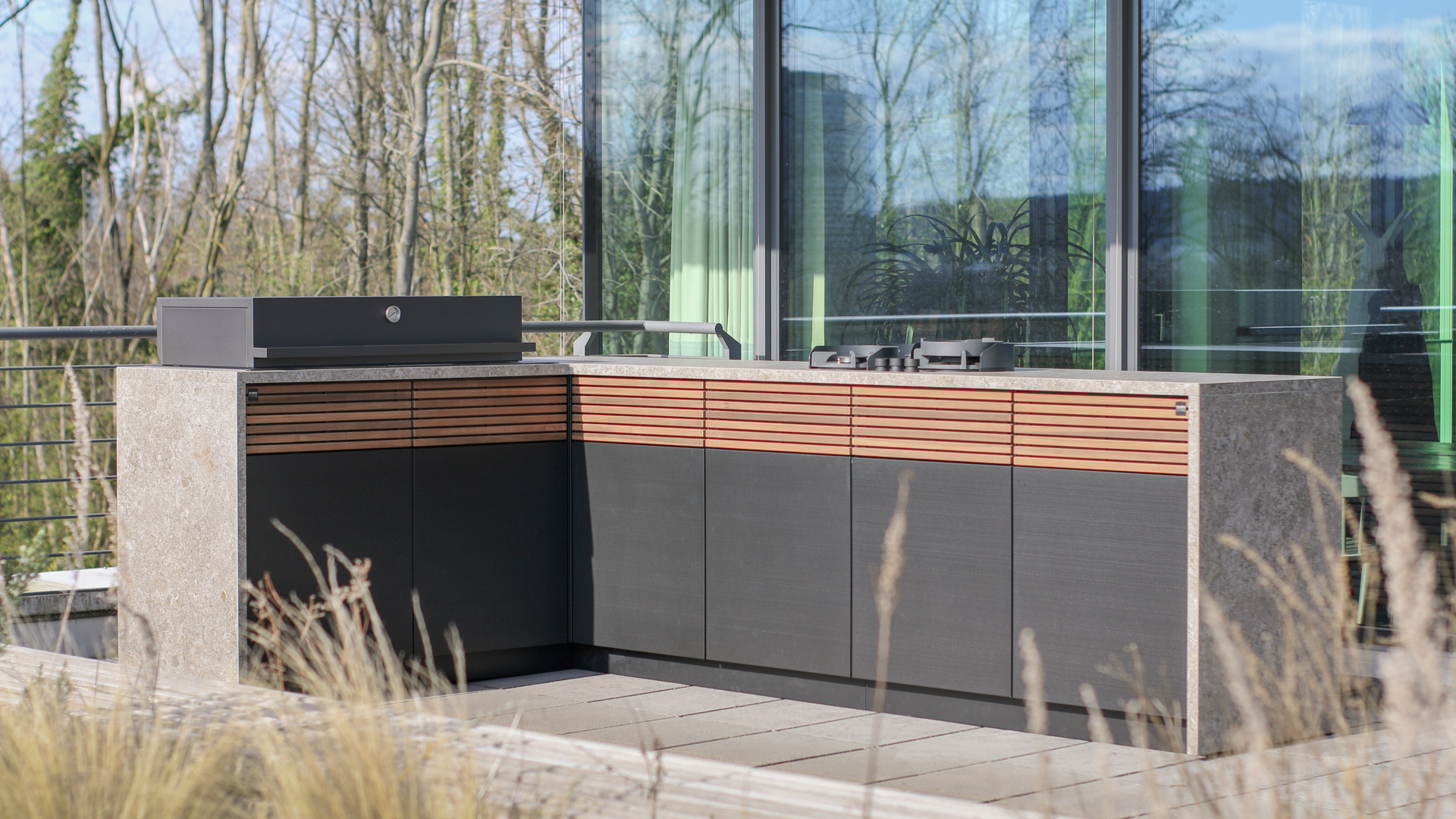 CUBIC outdoor living, outdoor kitchen shared table